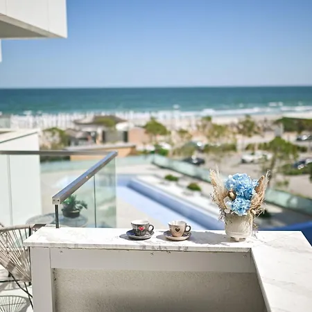 Sealand In Infinity Pool Resort-parking Apartment Mamaia