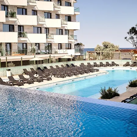 Апартаменты Sealand In Infinity Pool Resort-parking Мамая