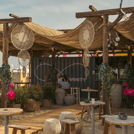 Sealand In Infinity Pool Resort-parking *