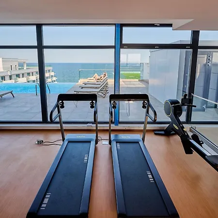 Sealand In Infinity Pool Resort-parking Mamaia